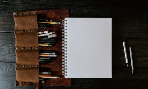 Ilustrasi Kunci Jawaban Ekonomi Kelas 12 Halaman 17   Sumber Unsplash/Kelly Sikkema