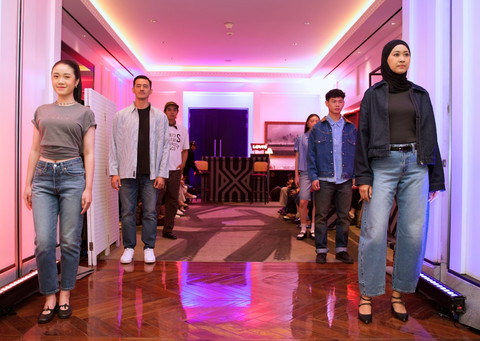 Levi's menghadirkan koleksi terbarunya dengan gaya klasik dan modern. Foto: Dok. Levis