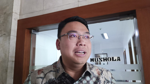 Wamenkomdigi Angga Raka Prabowo di Kompleks Istana Kepresidenan, Jakarta Pusat, Selasa (5/8/2025). Foto: Zamachsyari/kumparan