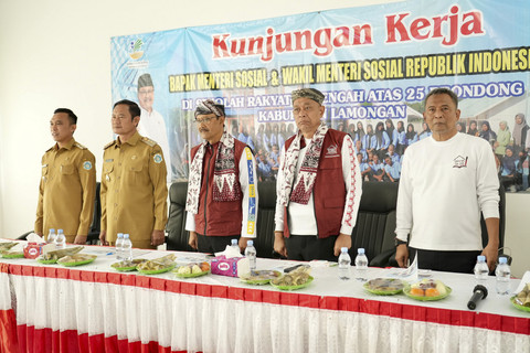 Menteri Sosial Saifullah Yusuf (Gus Ipul) didampingi Wakil Menteri Sosial Agus Jabo Priyono meninjau Sekolah Rakyat Menengah Atas (SRMA) 25 Lamongan yang berlokasi di SMK Negeri Maritim Lamongan, Jawa Timur, Selasa (5/8/2025). Foto: Dok. Kemensos