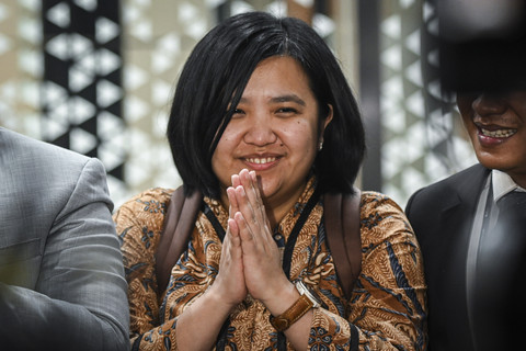 Eks staf khusus mantan Mendikbudristek Nadiem Makarim, Fiona Handayani usai memenuhi panggilan pemeriksaan penyidik Jampidsus di Kejaksaan Agung, Jakarta, Selasa (5/8/2025). Foto: Sulthony Hasanuddin/ANTARA FOTO