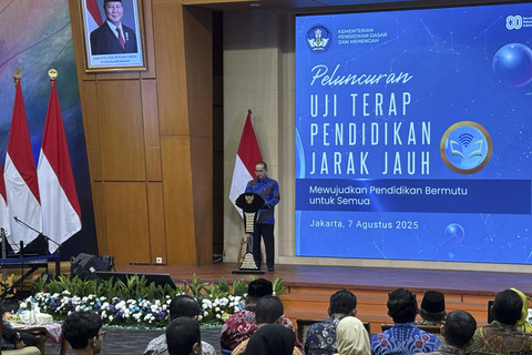 Dirjen Pendidikan Vokasi, Pendidikan Khusus, dan Pendidikan Pelayanan Khusus Kemendikdasmen, Tatang Muttaqin pada acara peluncuran uji terap PJJ sekolah menengah, di kantor Kemendikdasmen, Jakarta pada Kamis (7/8/2025). Foto: Abid Raihan/kumparan