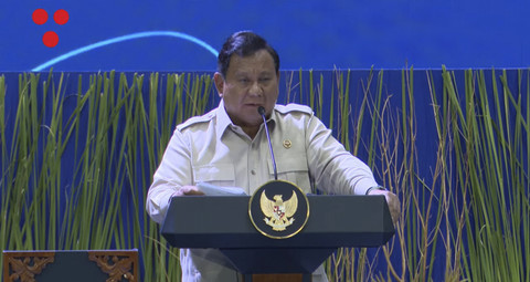 Presiden Prabowo Subianto menyampaikan sambutan saat Konvensi Sains dan Teknologi dan Industri Indonesia (KSTI) di Sasana Budaya Ganesha (Sabuga) ITB, Bandung, Kamis (7/8/2025). Foto: Youtube/Sekretariat Presiden