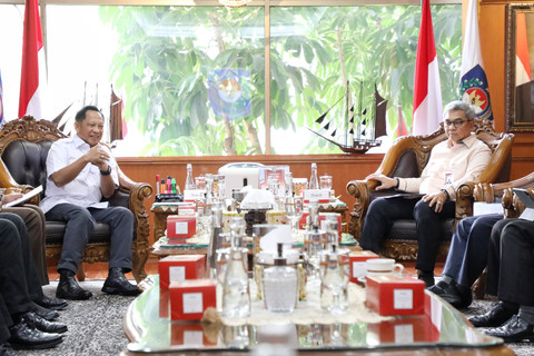 Mendagri Tito Karnavian menerima kunjungan Ketua KPK  Setyo Budiyanto di Kantor Pusat Kemendagri, Jakarta, Kamis (7/8/2025). Foto: Kemendagri RI