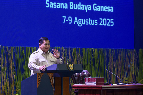 Presiden Prabowo Subianto memberikan arahan saat acara Konvensi Sains Teknologi dan Industri Indonesia (KSTI) 2025 di Sasana Budaya Ganesha (Sabuga), Institut Teknologi Bandung (ITB), Bandung, Jawa Barat, Kamis (7/8/2025). Foto: Novrian Arbi/ANTARA FOTO