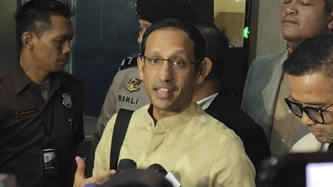 Mantan Mendikbudristek Nadiem Makarim usai dimintai keterangan di Gedung Merah Putih KPK, Jakarta, Kamis (7/8/2025). Foto: Jonathan Devin/kumparan