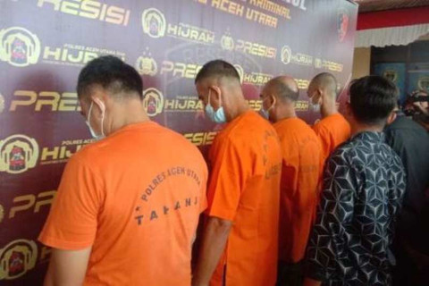 Terduga pelaku penyebaran ajaran menyimpang di Polres Aceh Utara, Kamis (7/8/2025). Foto: ANTARA/HO-Polres Aceh Utara