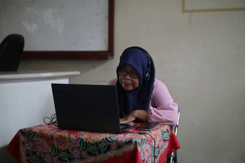 Ilustrasi Syarat Mendapatkan Insentif Guru Honorer, sumber gambar unsplash/Fajar Herlambang