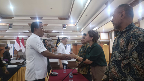 Kesepakatan damai antara PT Mitra Bali Sukses atau Mie Gacoan dan Sentra Lisensi Musik Indonesia (Selmi) di Gedung Kantor Wilayah Kementerian Hukum dan Hak asasi Asasi (Kemenkumham) Bali pada Jumat (8/8/2025). Foto: Denita BR Matondang/kumpara...                    </div>

                    <div class=