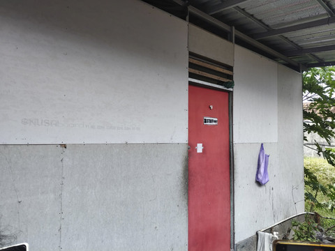 Rumah kontrakan markas para pemain judol yang akali bandar di Kapanewon Banguntapan, Kabupaten Bantul, DIY, Jumat (8/8/2025). Foto: Arfiansyah Panji Purnandaru/kumparan
