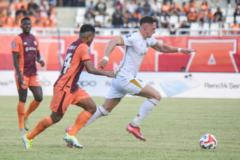 Borneo FC melawan Bhayangkara Presisi Lampung FC saat pertandingan BRI Super League 2025/2026 di Stadion Segiri, Samarinda, Kalimantan Timur, Jumat (8/8/2025). Foto: M Risyal Hidayat/ANTARA FOTO