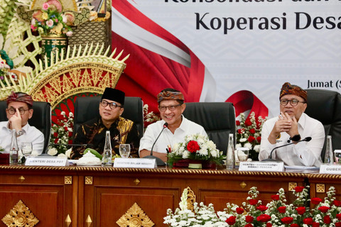 Mendagri Tito Karnavian di rapat konsolidasi Kopdeskel Merah Putih di Kantor Gubernur Bali, Kota Denpasar, Jumat (8/8/2025).  Foto: Kemendagri RI