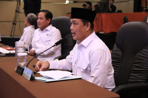 Gubernur Ria Norsan dan Menteri LH saat rakor di Hotel Aston Pontianak. Foto: Istimewa
