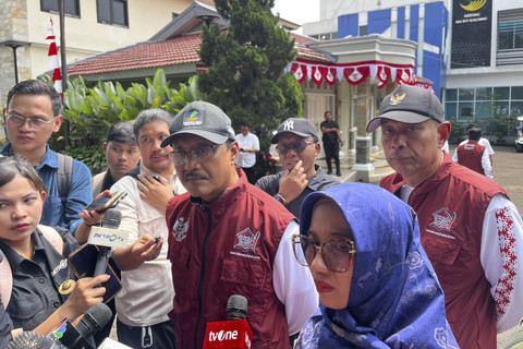 Mensos Saifullah Yusuf bersama Kepala Sekolah SRMA 10 Ratu Mulyanengsih saat diwawancara di Sekolah Rakyat Menengah Atas, Jakarta Selatan, Sabtu (9/8/2025). Foto: Rayyan Farhansyah/kumparan