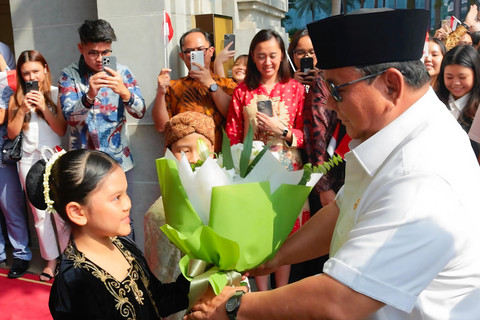   Rian - Biro Pers Sekretariat Presiden