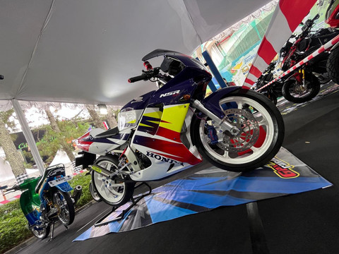 Motor modifikasi di Honda Modif Contest 2025 seri Bandung, Sabtu (9/8/2025). Foto: Syahrul Ghiffari/kumparan