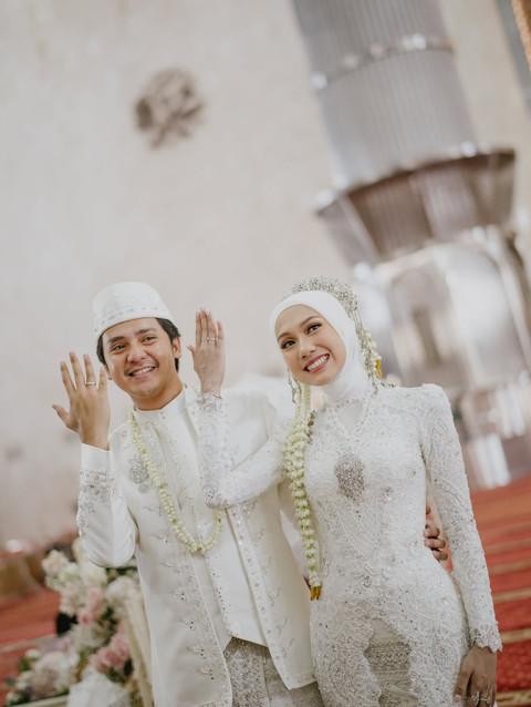 Arbani Yasiz dan Raissa Ramadhani menikah. Foto: Instagram/arbaniyasiz