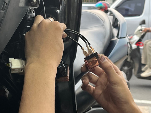 Suasana di bengkel lampu modifikasi Pendawa Horn. Foto: Fitra Andrianto/kumparan