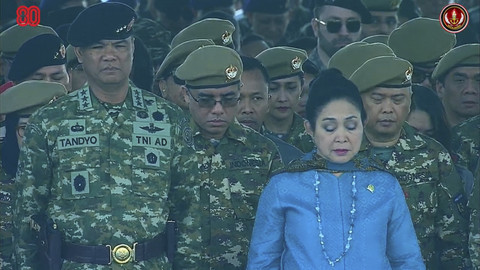 Letnan Jenderal (Letjen) TNI Tandyo Budi Revita saat Upacara Gelar Pasukan Operasional dan Kehormatan Militer di Pusdiklat Passus Kopassus, Minggu (10/8/2025). Foto: YouTube/ Puspen TNI