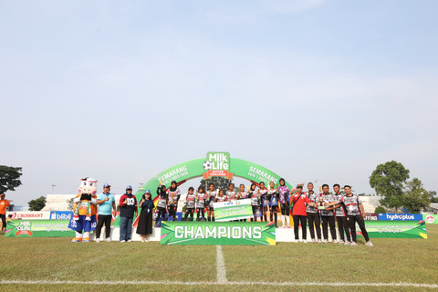 SDN Klepu 03 juara U-10 MilkLife Soccer Challenge Semarang Seri 1 2025/26. Foto: Dok. MilkLife Soccer