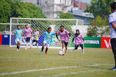 Pertandingan SDN Sendangmulyo 04 melawan Karangsono 2 Mranggen di final U-12 MilkLife Soccer Challenge Semarang Seri 1 2025/26. Foto: Dok. MilkLife Soccer