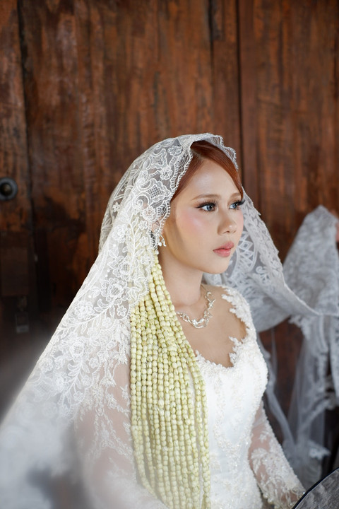 Tampilan Nadin Amizah saat akad nikah. Foto: Wiranti Kurnia