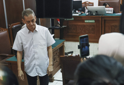 Terdakwa Fariz RM usai menjalani sidang di Pengadilan Negeri Jakarta Selatan, Jakarta, Senin, (11/8/2025). Foto: Agus Apriyanto