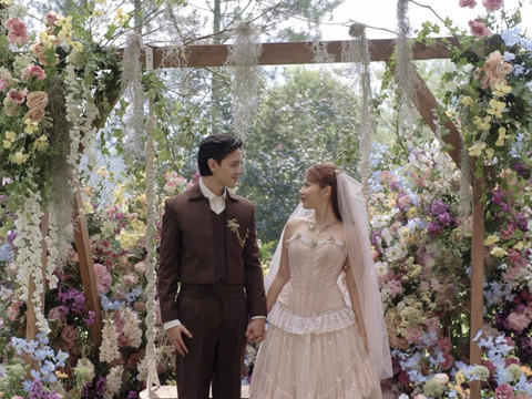 Pernikahan konsep outdoor wedding Nadin Amizah dan Faishal Tanjung. Foto: Wiranti Kurnia Bride