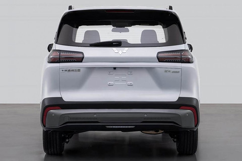 Wuling Starlight 560 yang akan menjadi Almaz Darion di Indonesia. Foto: Dok. SGMW