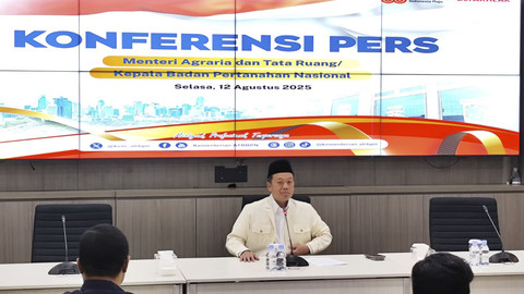 Menteri ATR/BPN Nusron Wahid di kantor Kementerian ATR/BPN pada Selasa (12/8/2025). Foto: Luthfi Humam/kumparan