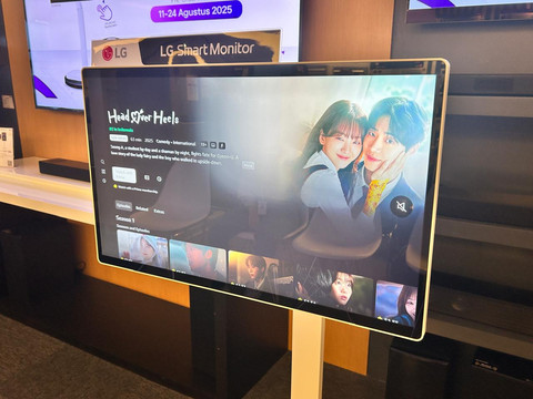 LG Smart Monitor Swing. Foto: Judith Aura/kumparan