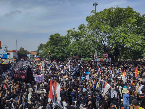 Suasana demo di depan kantor Bupati Pati, Rabu (13/8/2025). Foto: Intan Alliva Khansa/kumparan