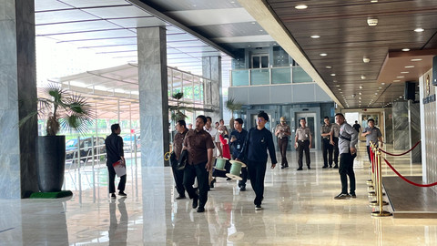 Suasana persiapan di Gedung DPR RI menjelang Pidato Kenegaraan 15 Agustus, Rabu (13/8/2025). Foto: Nasywa Athifah/kumparan