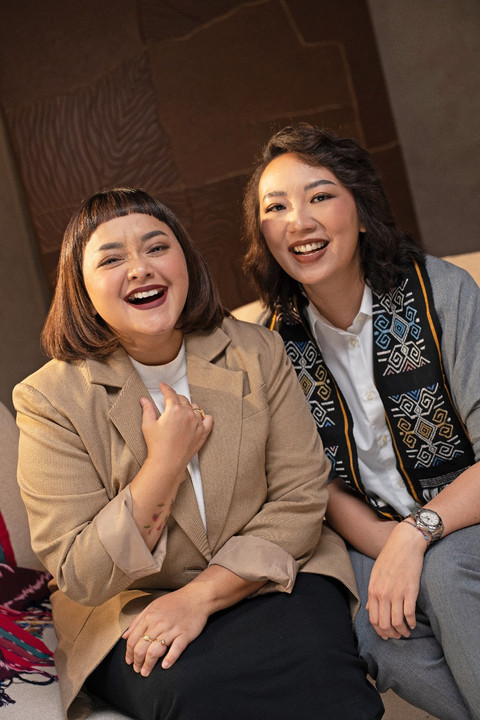 Potret Founder BLP Beauty Lizzie Para (kiri) dan Co-Founder Du Anyam Melia Winata (kanan). Foto: BLP Beauty