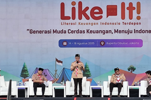 Ketua Dewan Komisioner OJK Mahendra Siregar dalam gelaran LIKE IT dengan tajuk Generasi Muda Mandiri Finansial Menuju Generasi Emas di Buperta Cibubur, Jakarta Timur, Kamis (14/8/2025). Foto: Widya Islamiati/kumparan