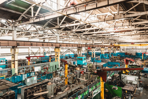 Ilustrasi pabrik industri di Rusia. Foto: Shutterstock