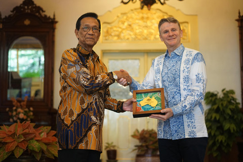 Gubernur DIY, Sultan HB X, saat menerima kunjungan Dubes Australia untuk Indonesia, Roderick Brazier, di Kantor Gubernur DIY, Senin (11/8). Foto: Dok. Pemda DIY