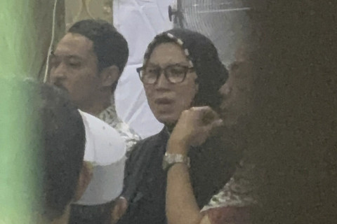Putri Yeni alias Umi Cinta saat pertemuan di Kecamatan Mustikajaya, Kota Bekasi pada Kamis (14/8/2025). Foto: Abid Raihan/kumparan