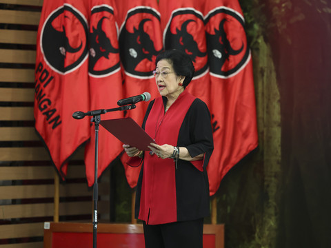 Ketum PDIP Megawati Soekarnoputri dalam pelantikan pengurus DPP PDIP periode 2025-2030, Kamis (14/8/2025). Foto: PDIP