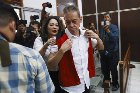 Terdakwa Fariz RM usai menjalani sidang terkait penyalahgunaan narkotika di Pengadilan Negeri Jakarta Selatan, Jakarta, Kamis, (14/8/2025). Foto: Agus Apriyanto