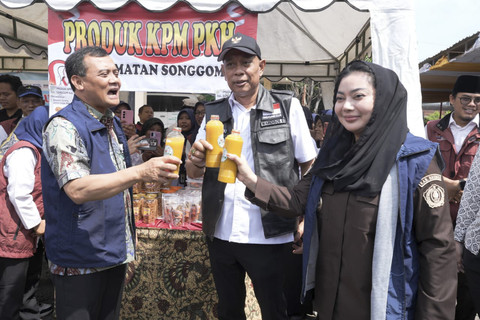Wamensos Agus Jabo Priyono hadiri graduasi 2.000 Keluarga Penerima Ma... </div>
<div class=