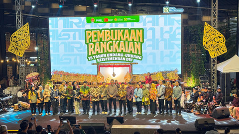 Pembukaan rangkaian peringatan 13 tahun UU Keistimewaan DIY di Teras Malioboro Beskalan, Rabu (13/8) malam. Foto: Pandangan Jogja