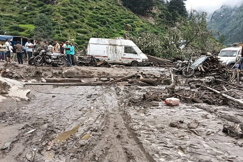Banjir bandang di distrik Kishtwar, Kashmir, India pada Kamis (14/8). Puluhan orang tewas pada tragedi ini. Foto: Imran Shah/ AFP