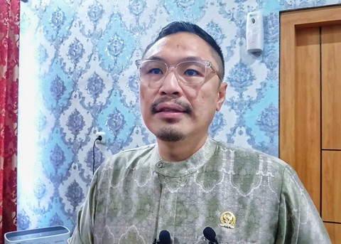 Wakil Ketua I DPRD Kota Cirebon, Harry Saputra Gani saat memberikan keterangan kepada wartawan terkait kenaikan tarif PBB hingga 1.000 persen. (14/8). Foto: kumparan