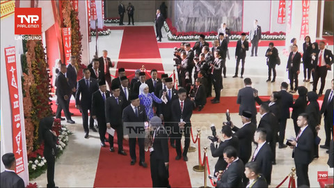 Menteri Koordinator Bidang Pangan, Zulkifli Hasan, menghadiri Sidang Tahunan MPR dan Sidang Bersama DPR dan DPD Tahun 2025 di gedung Parlemen, Jakarta, Jumat (15/8). Foto: YouTube/ TVR Parlemen