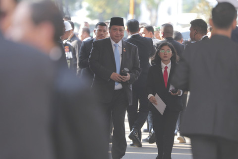 Menko Bidang Perekonomian Airlangga Hartarto tiba untuk menghadiri Sidang tahunan DPR/MPR di Senayan, Jakarta, Jumat (15/8/2025). Foto: Iqbal Firdaus/kumparan