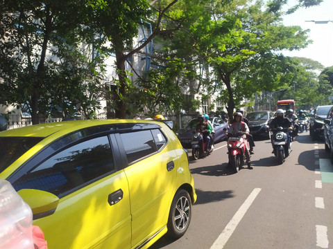 Situasi arus lalu lintas di sekitar Stasiun Palmerah saat acara sidang tahunan di Gedung DPR/MPR pada Jumat (15/8). Foto: Rachmadi Rasyad/kumparan
