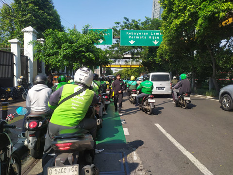 Situasi arus lalu lintas di sekitar Stasiun Palmerah saat acara sidang tahunan di Gedung DPR/MPR pada Jumat (15/8). Foto: Rachmadi Rasyad/kumparan