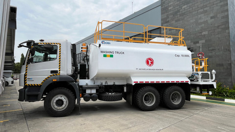 Truk Mercedes-Benz Axor. Foto: Aditya Pratama Niagara/kumparan