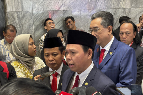 Ketua DPD RI, Sultan Bachtiar Najamudin menjawab pertanyaan wartawan saat ditemui usai Sidang Tahunan MPR/DPR RI 2025 di Gedung Nusantara, Kompleks Parlemen, Jakarta, Jumat (15/8/2025). Foto: Abid Raihan/kumparan